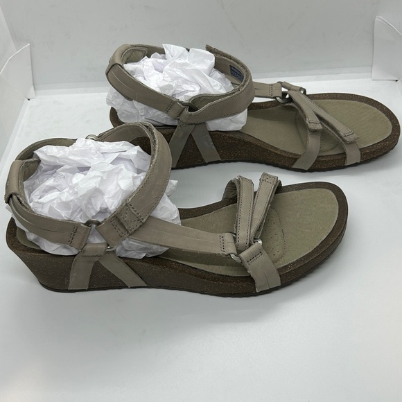 Teva Ysidro Universal Wedge Taupe Sand Sandals SN 1015119 Women's Size 10 US - Picture 3 of 11
